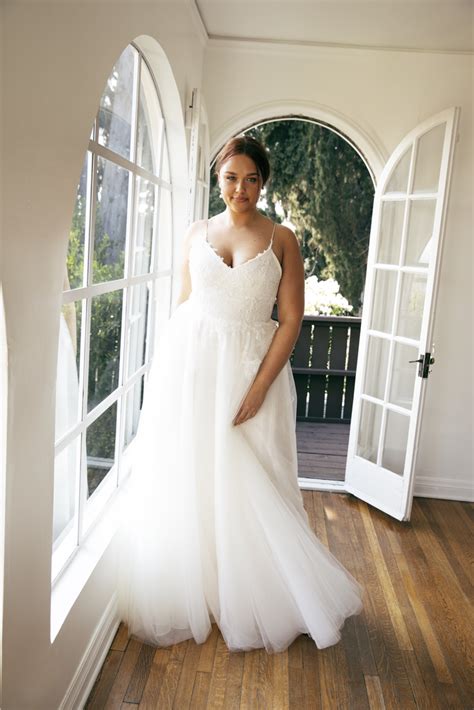 Best Plus Size Wedding Dress Brands 2020 Popsugar Fashion Uk