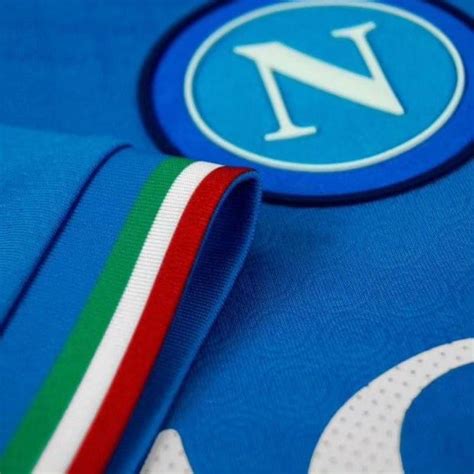 Svelata La Nuova Maglia Del Napoli Ecco Come Fatta Foto E Video