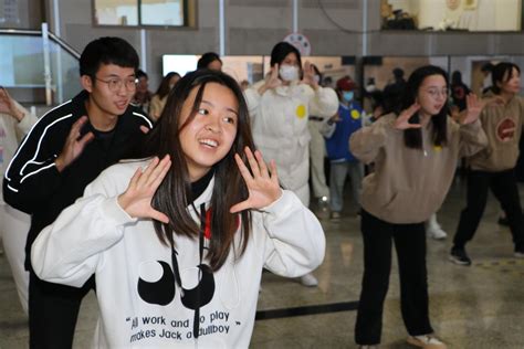 同心协力让爱传递我校成功举办学生心理干部团体辅导活动 山东科技大学新闻网