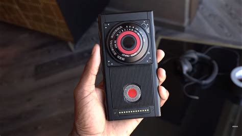 Первое видео с RED Hydrogen One