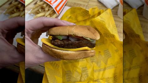 10 Fast Food Cheeseburgers Under 4 Ranked Worst To Best According To