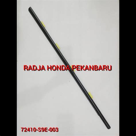 Jual Pelipit Kaca Luar Weather Strip Depan Kanan CRV GEN2 2002 2003