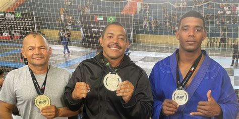 ATLETAS REDENCENSES SÃO MEDALHISTAS NA MODALIDADE JIU JITSU