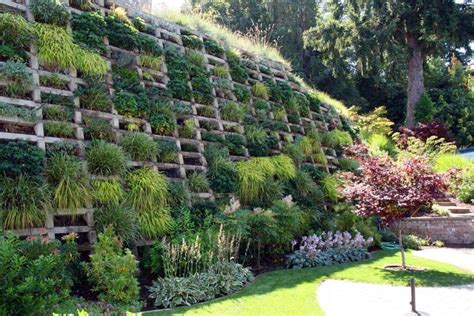 145+ Awesome Garden Retaining Wall Ideas & Designs (With Photos) | Hillside landscaping ...