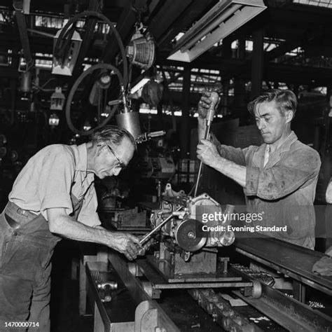 169 Dagenham Engine Plant Stock Photos High Res Pictures And Images