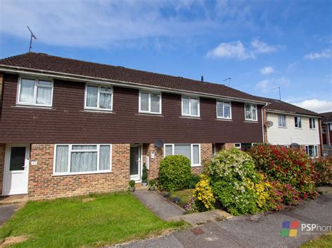 3 Bed Terraced House For Sale In Charlwood Gardens Burgess Hill Rh15