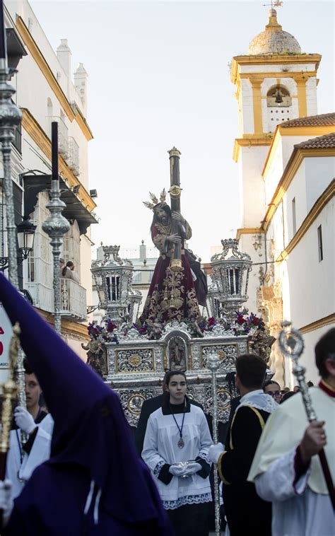 Las Imágenes De La Cofradía Del Nazareno En La Semana Santa De Chiclana