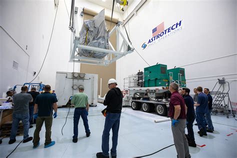 Ksc Ph Jbs Technicians Monitor Movement As Flickr