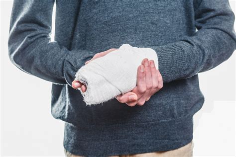 hand injury claims   compensation   eligible  claim
