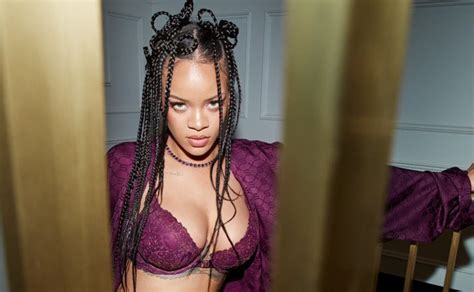 Rihanna Presume Su Avanzado Embarazo Con Provocativo Atuendo Chapin