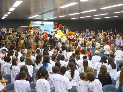 Brigada Militar Realiza Formatura De Quase Crian As No Proerd Em Gua Ba