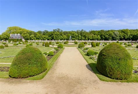 Gardens of Chenonceau Castle Chateau De Chenonceau, Loire Valley ...