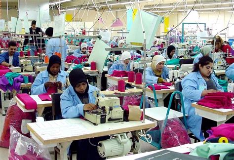 Free Picture Clothing Factory Jordan Female Workers