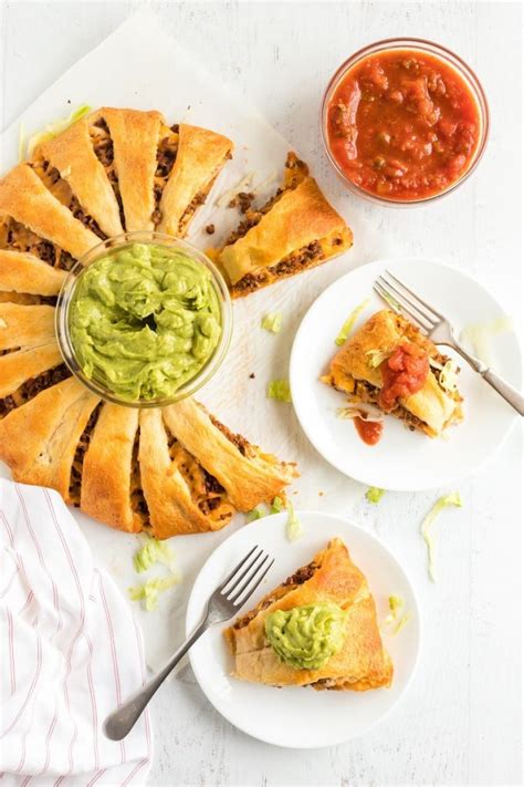 Taco Ring Recipe (Made with Crescent Rolls!) - Spaceships and Laser Beams