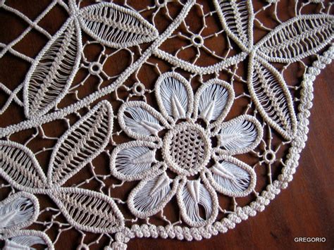 Macrame Rumeno Point Lace Centro Tavola Ovale