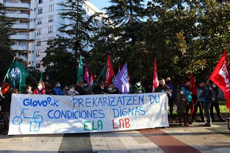 Nos Hemos Movilizado Ante Los Juzgados De Gasteiz En Defensa De Los Derechos Laborales De Las Y