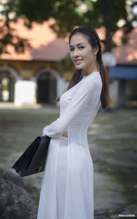 Pin By Trancuongdad On Charming White Long Dress Long White Dress Ao Dai Vietnamese Long Dress