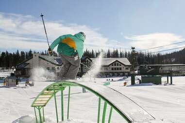 Skiing Near Portland, Oregon: Top Mountains & Resorts to Visit Now - Thrillist