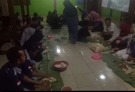 Makan Bersama Dalam Rangka Perpisahan KKN UAD 65 Di Pedukuhan Ngenep