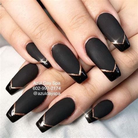 30 Elegant Black Nail Art Ideas For A Glamorous Touch