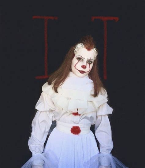 Female Pennywise Cosplay 22 Pics