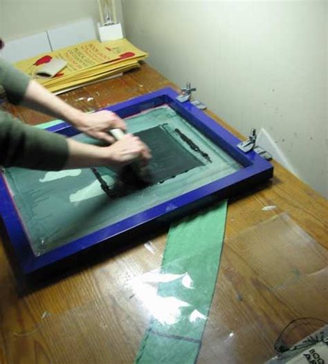 How To Silkscreen Posters And Shirts With Images Diy Screen