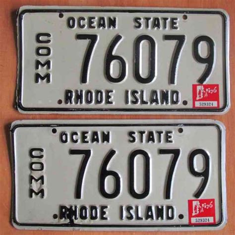 Rhode Island 1976 Commercial License Plate Pair High