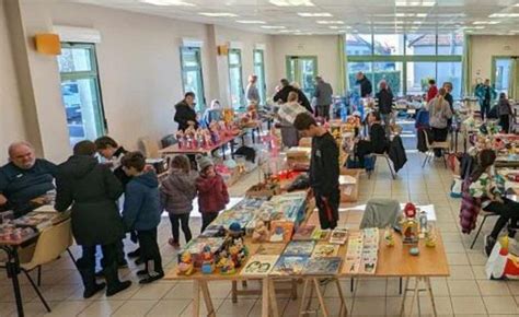 Montfaucon DArgonne La Bourse Aux Jouets De Familles Rurales A Connu