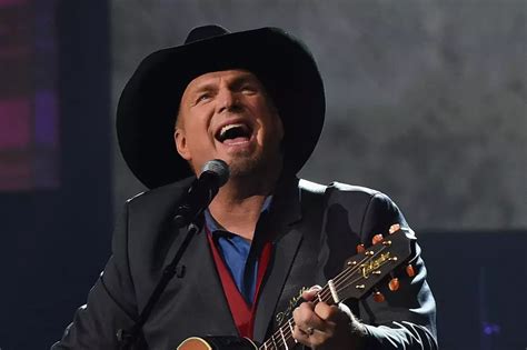 Garth Brooks Teases Nashville Bar Will Have Rooftop 'Oasis'