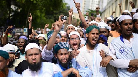 Bangladeşde binlerce kişi Hint yetkililerin Hz Muhammed e hakaret