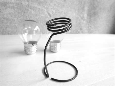 56 Bright Ideas To Recycle Old Light Bulbs Artofit