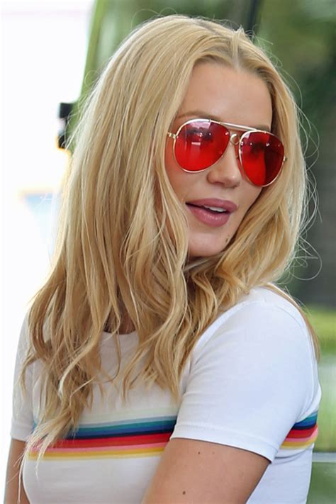 Iggy Azaleas Hairstyles And Hair Colors Steal Her Style Page 2