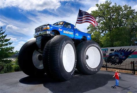 The Bigfoot 5 The Worlds Biggest Monster Truck Bling Cars