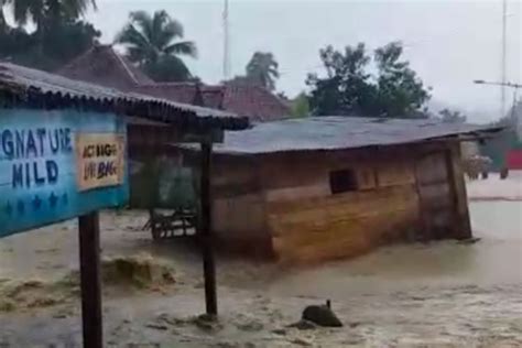 Banjir Bandang Terjang Lahat 1 Rumah Hanyut Dan Ratusan Terendam