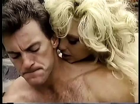 Kurvige nymphomanin hat harten wilden sex und bekommt dann eine sahnige Überraschung xHamster