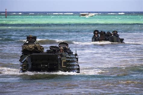 III MEF Sends AAVs Back In The Water