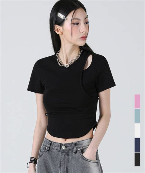 MUSINSA AVANDRESS Hole Cut Cropped T Shirt BLACK