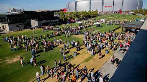 George Strait fans at his 2023 Phoenix concert: Photos