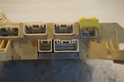 Oem 2001 2003 Lexus Ls430 Driver Cabin Room Inside Fuse Box 82730 50081 01 03 For Sale Online Ebay