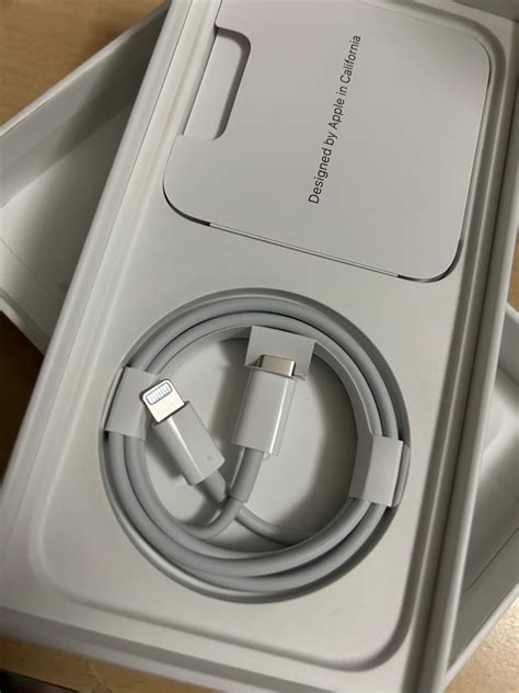 蘋果 Iphone 原廠快充線 Usb C 對 Lightning 連接線 手機及配件 手機 Iphone Iphone 8 系列在旋轉拍賣