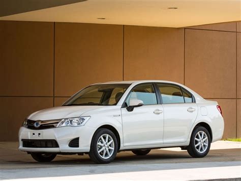 Toyota Corolla Axio Hybrid G 2013 15