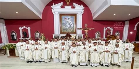 51 sacerdotes de Perú que se niegan a bendecir a parejas homosexuales