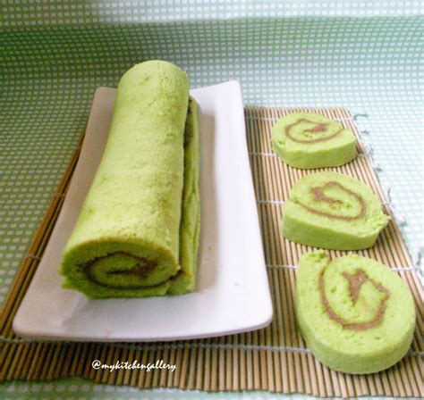 Lynn S Kitchen Pandan Swiss Roll