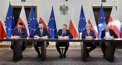 PO publikuje pełny tekst umowy koalicyjnej Live 300polityka