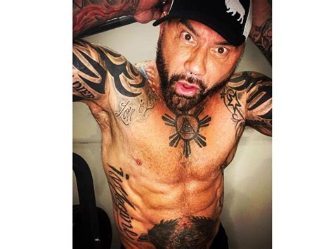 Former Wwe Star Dave Bautista Strips Down At Photos