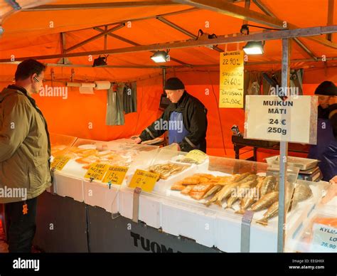 Fishmonger Stall In A Fresh Market Hi Res Stock Photography And Images