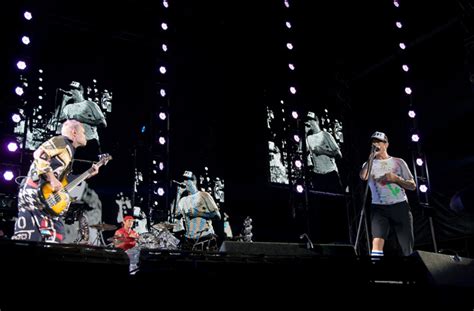 Recenzie Red Hot Chilli Peppers Arena Nationala Petocuri Newsroom Petocuri