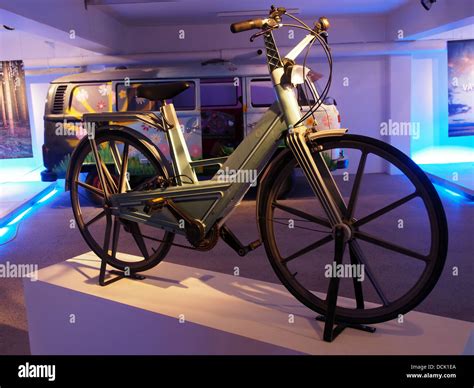 Itera plastic bicycle hi-res stock photography and images - Alamy