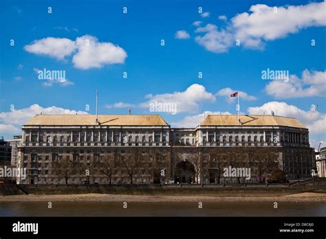 Mi5 headquarters hi-res stock photography and images - Alamy