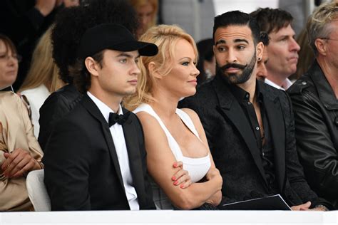 Photo Brandon Lee Sa M Re Pamela Anderson Et Son Compagnon Adil Rami